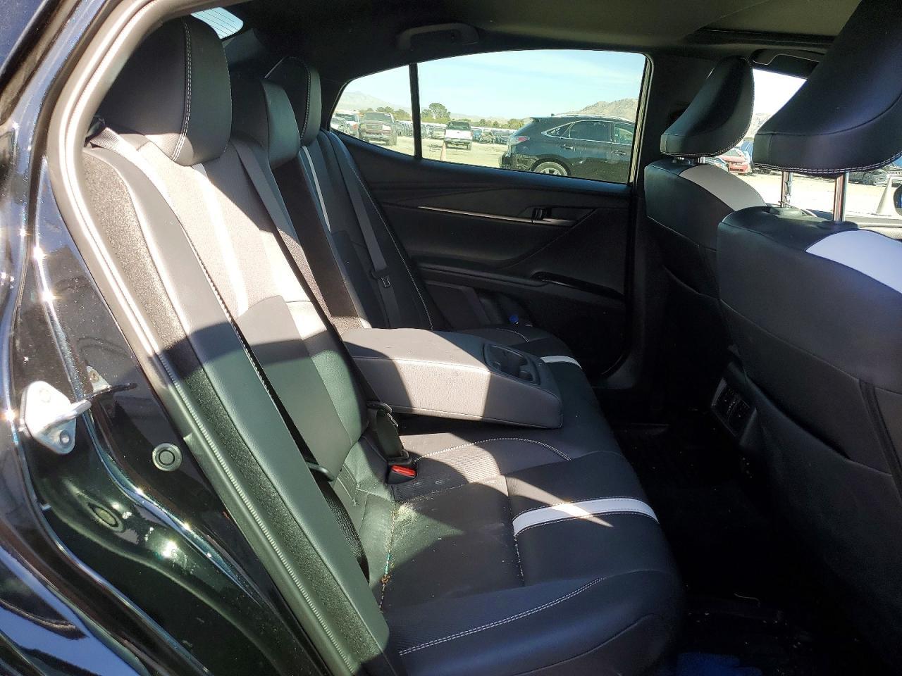 2026 Toyota Camry Xse - zdjęcie 10