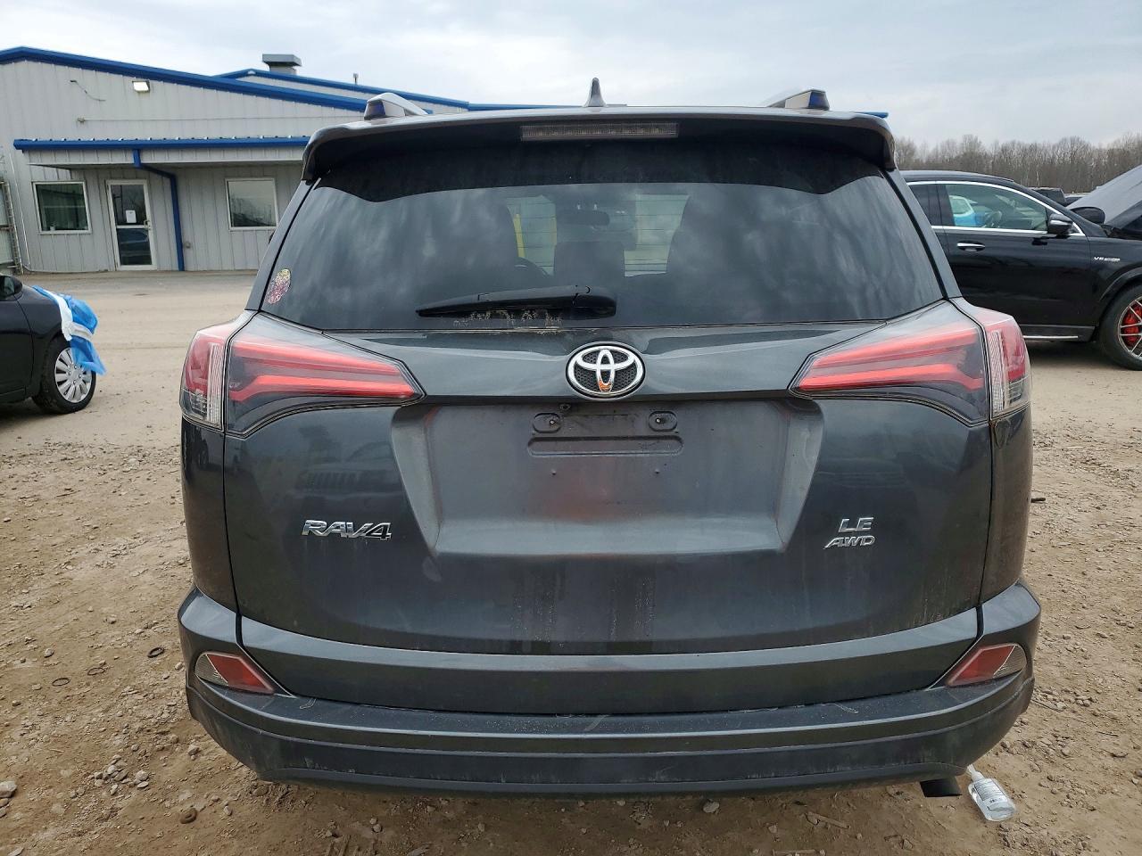 2016 Toyota Rav4 Le - zdjęcie 6