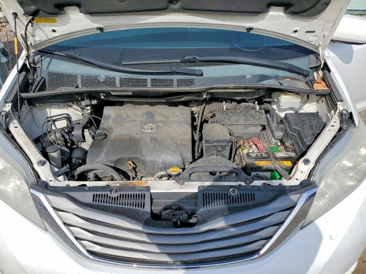 2014 Toyota Sienna Xle 8-Passenger - zdjęcie 12