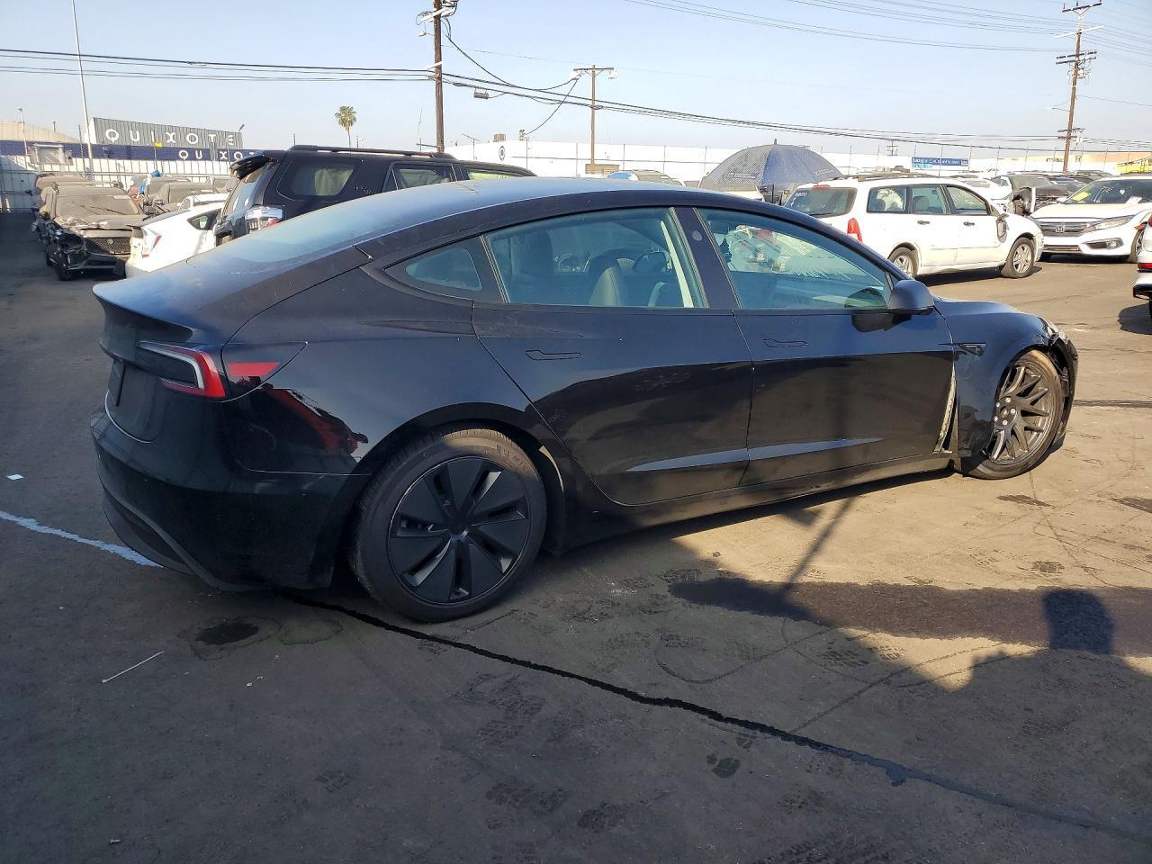 2026 Tesla Model 3 - zdjęcie 3