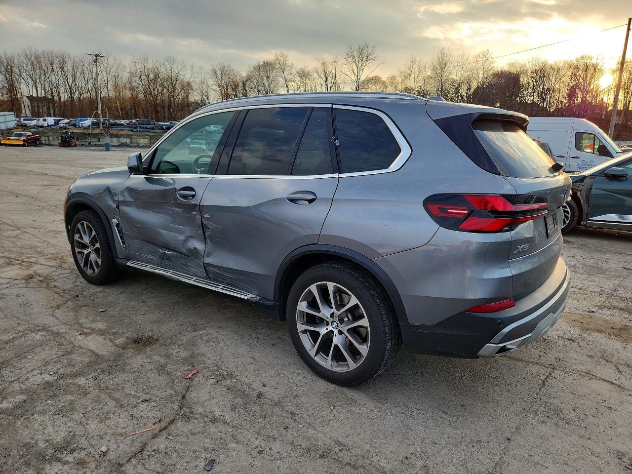 2024 BMW X5 xDrive40I - zdjęcie 2