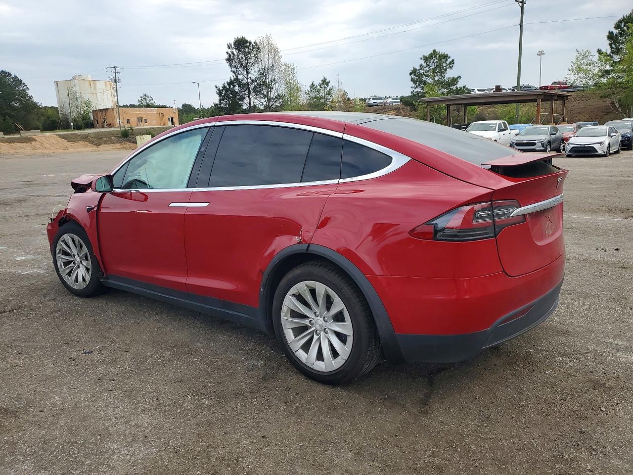 2021 Tesla Model X - zdjęcie 2