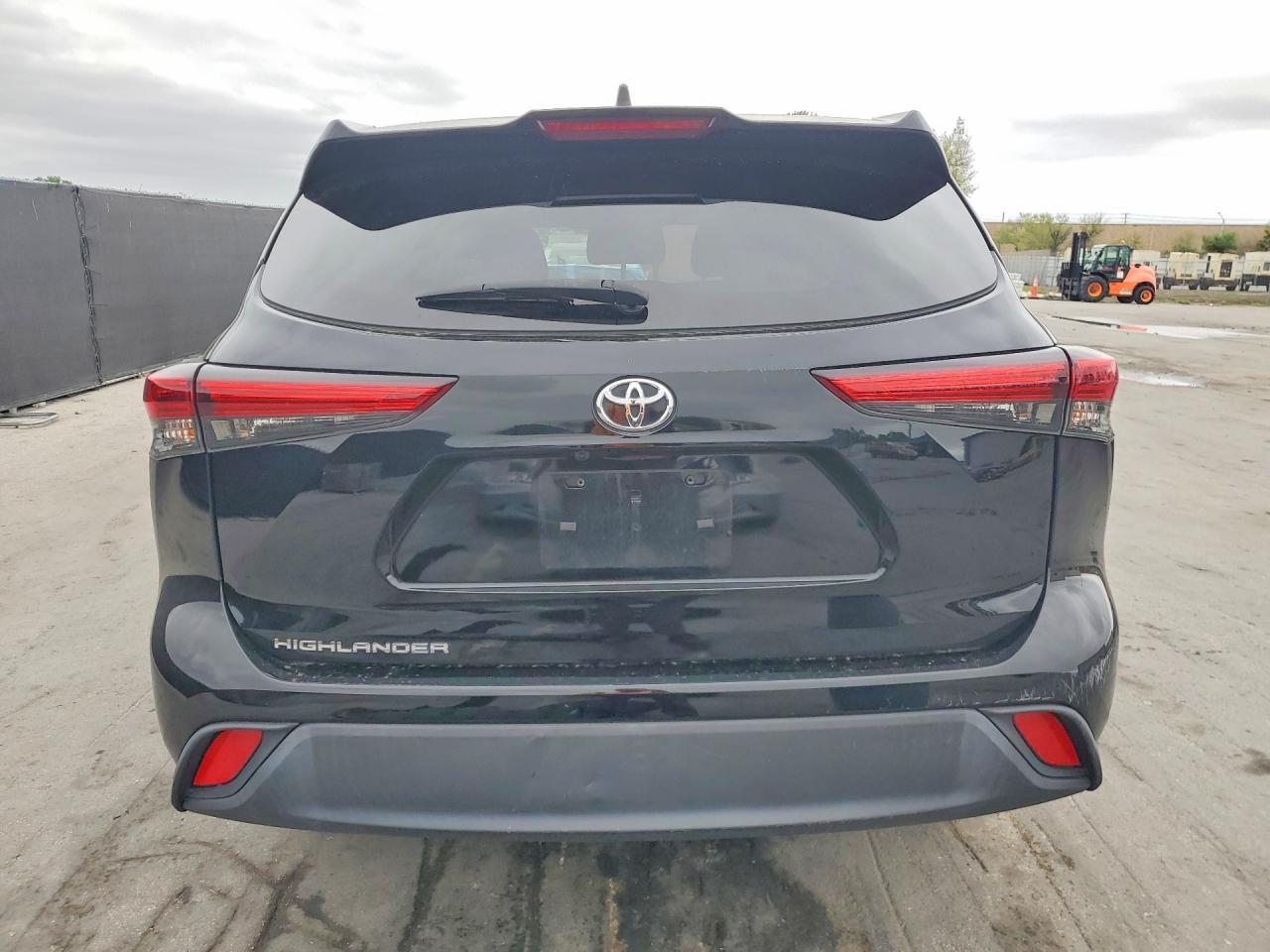 2022 Toyota Highlander L - zdjęcie 6