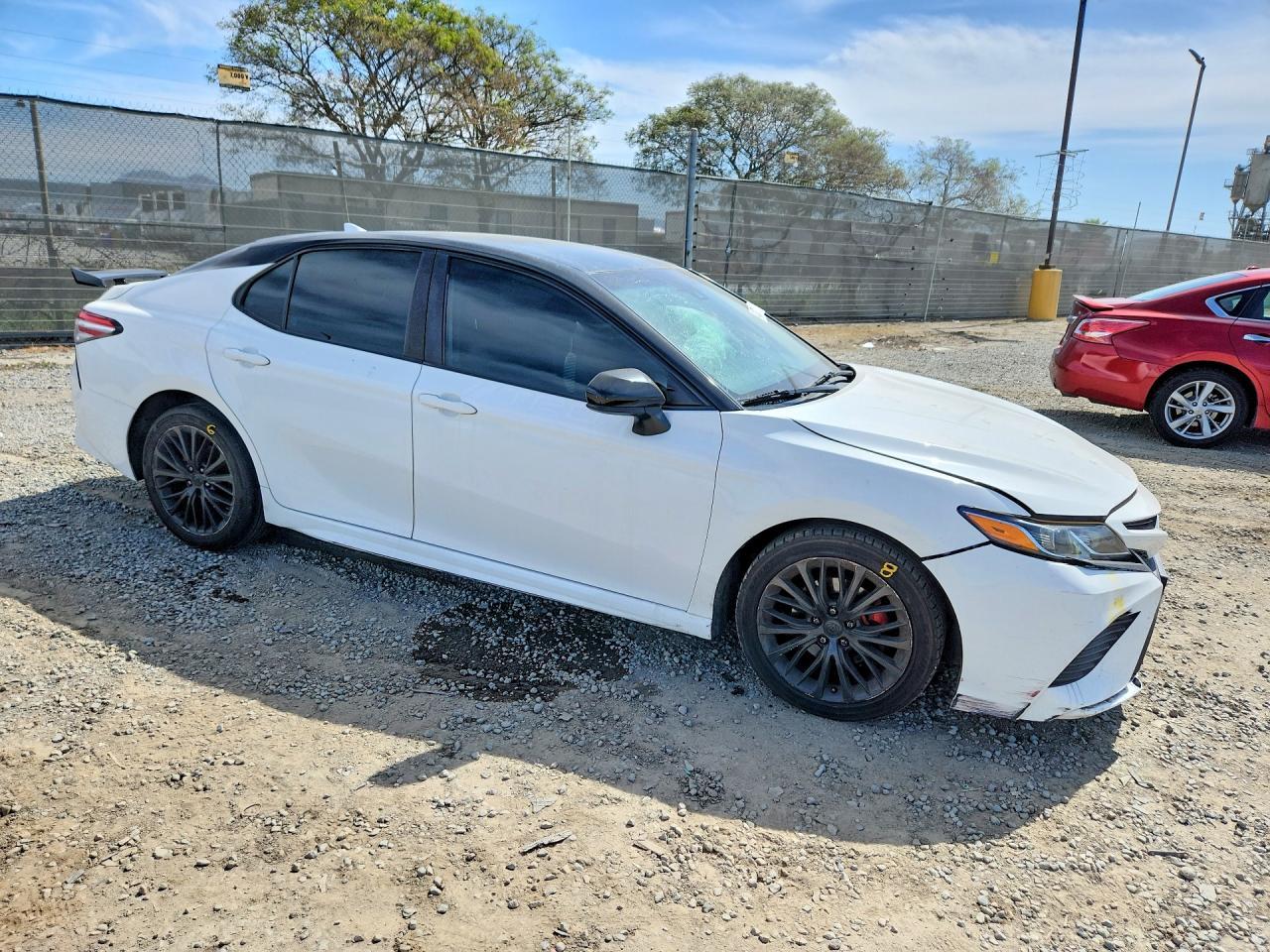 2020 Toyota Camry Se - zdjęcie 4