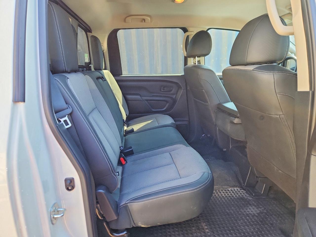 2021 Nissan Titan S - zdjęcie 10