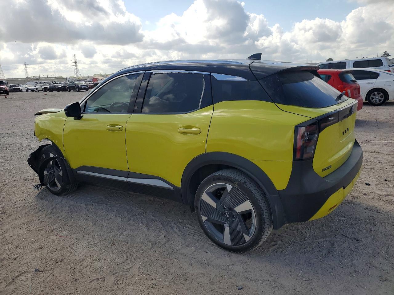 2025 Nissan Kicks S - zdjęcie 2