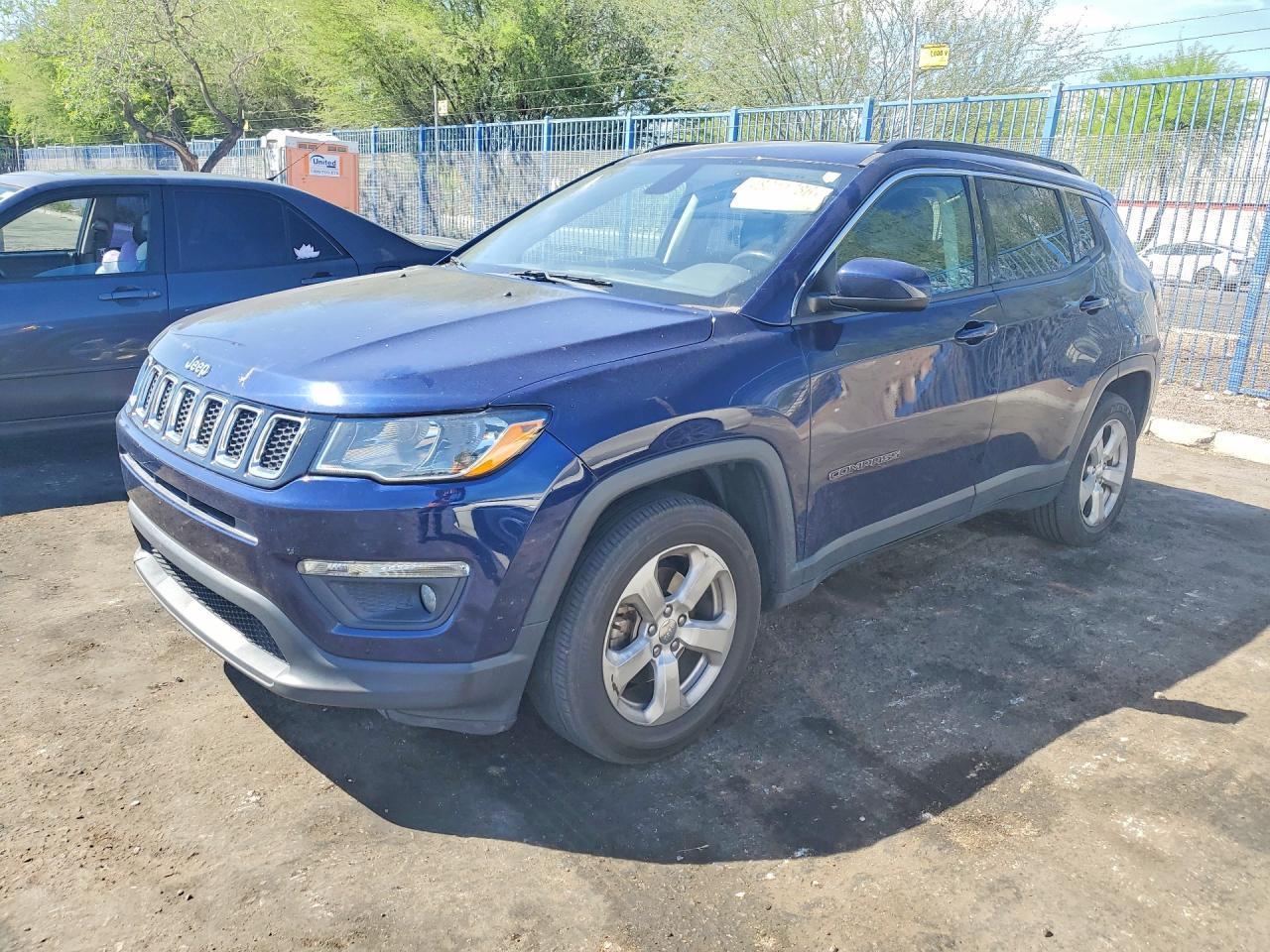 2018 Jeep Compass Latitude - zdjęcie główne