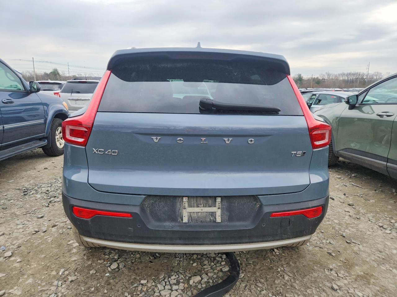 2022 Volvo Xc40 T5 Momentum - zdjęcie 6