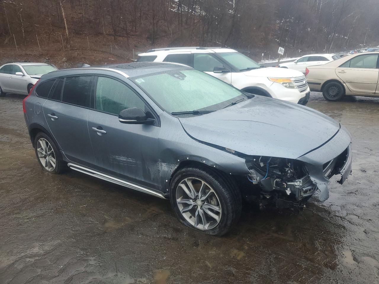 2018 Volvo V60 Cross Country Premier - zdjęcie 4