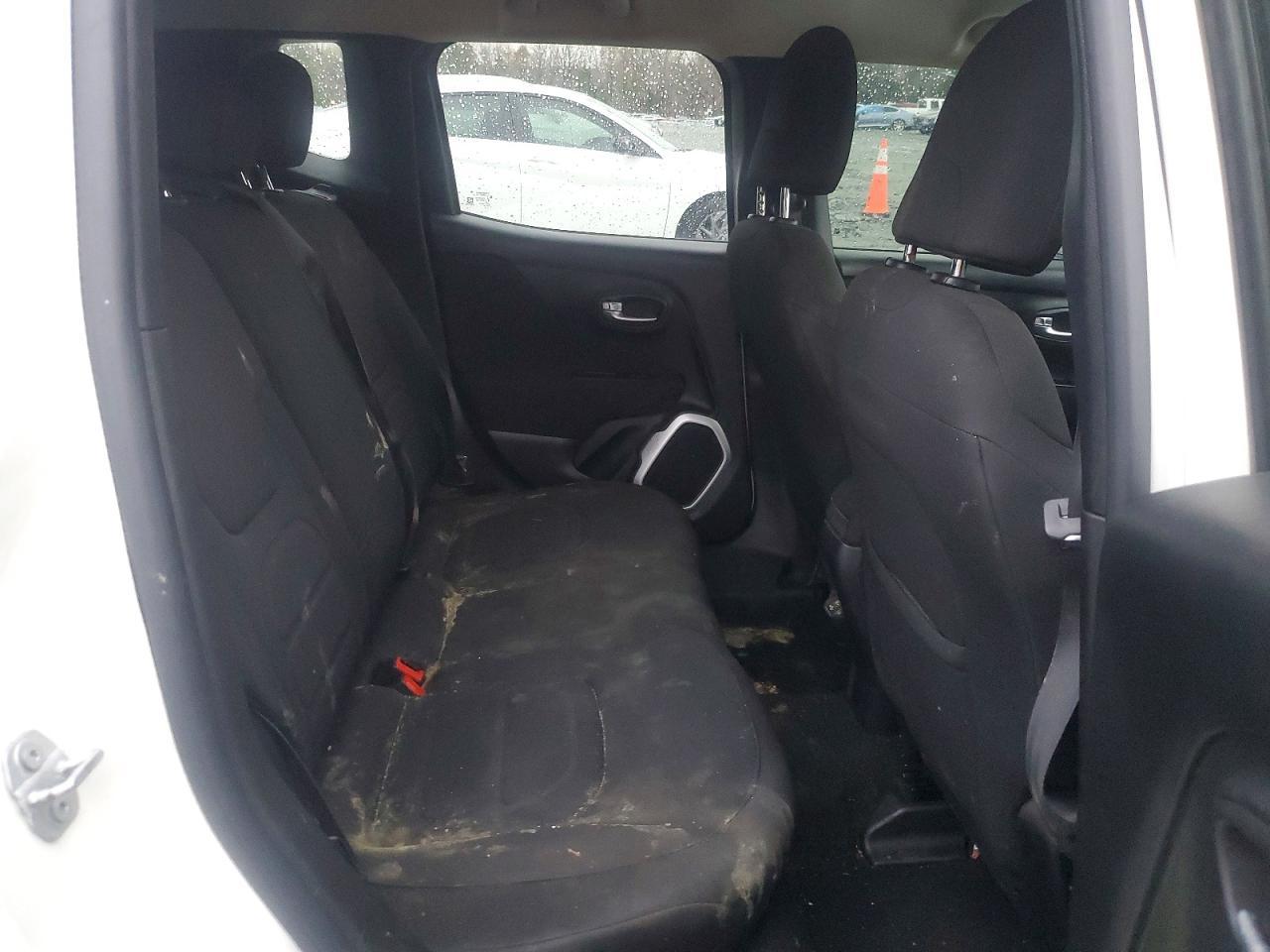 2018 Jeep Renegade Latitude - zdjęcie 11