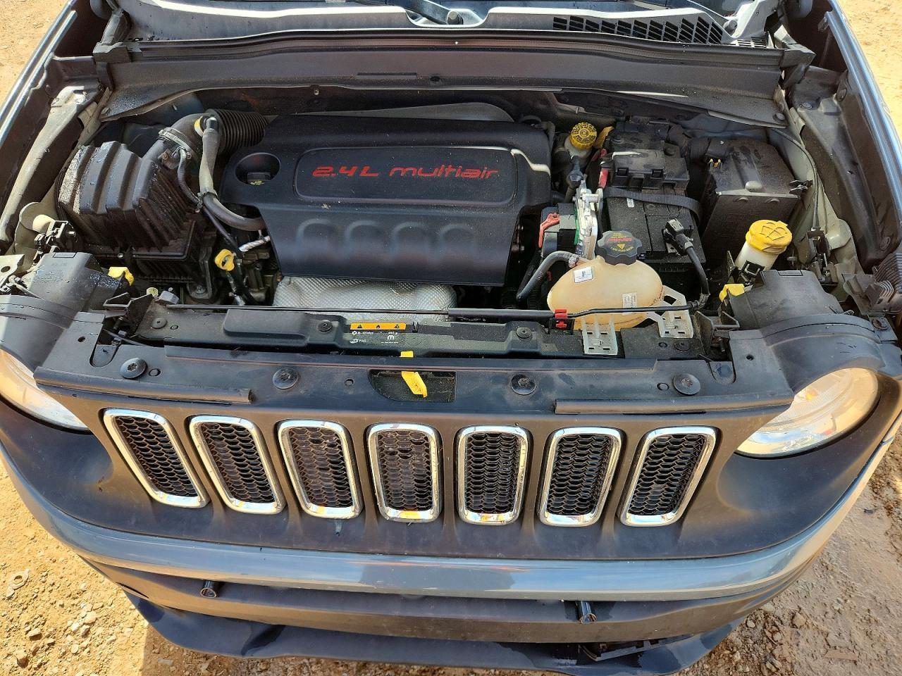 2017 Jeep Renegade Latitude - zdjęcie 12