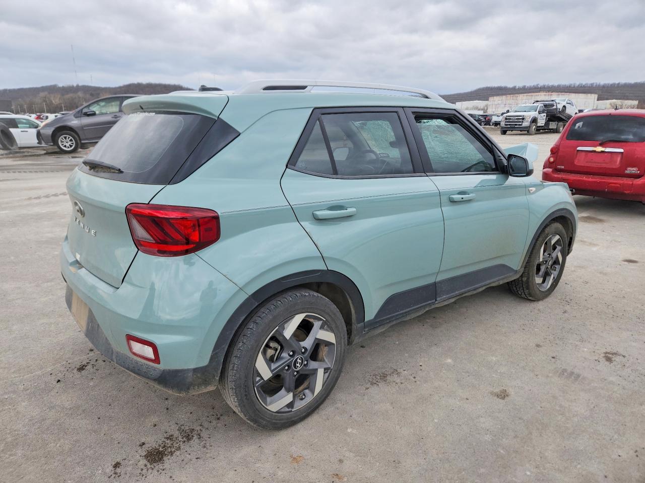 2025 Hyundai Venue Sel - zdjęcie 3