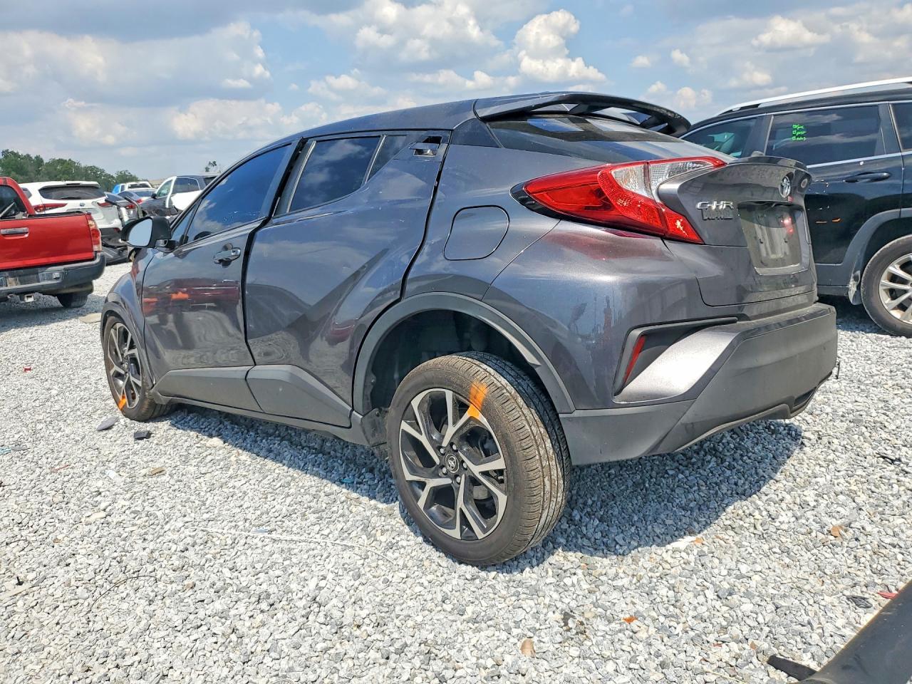 2019 Toyota C-Hr Xle - zdjęcie 2