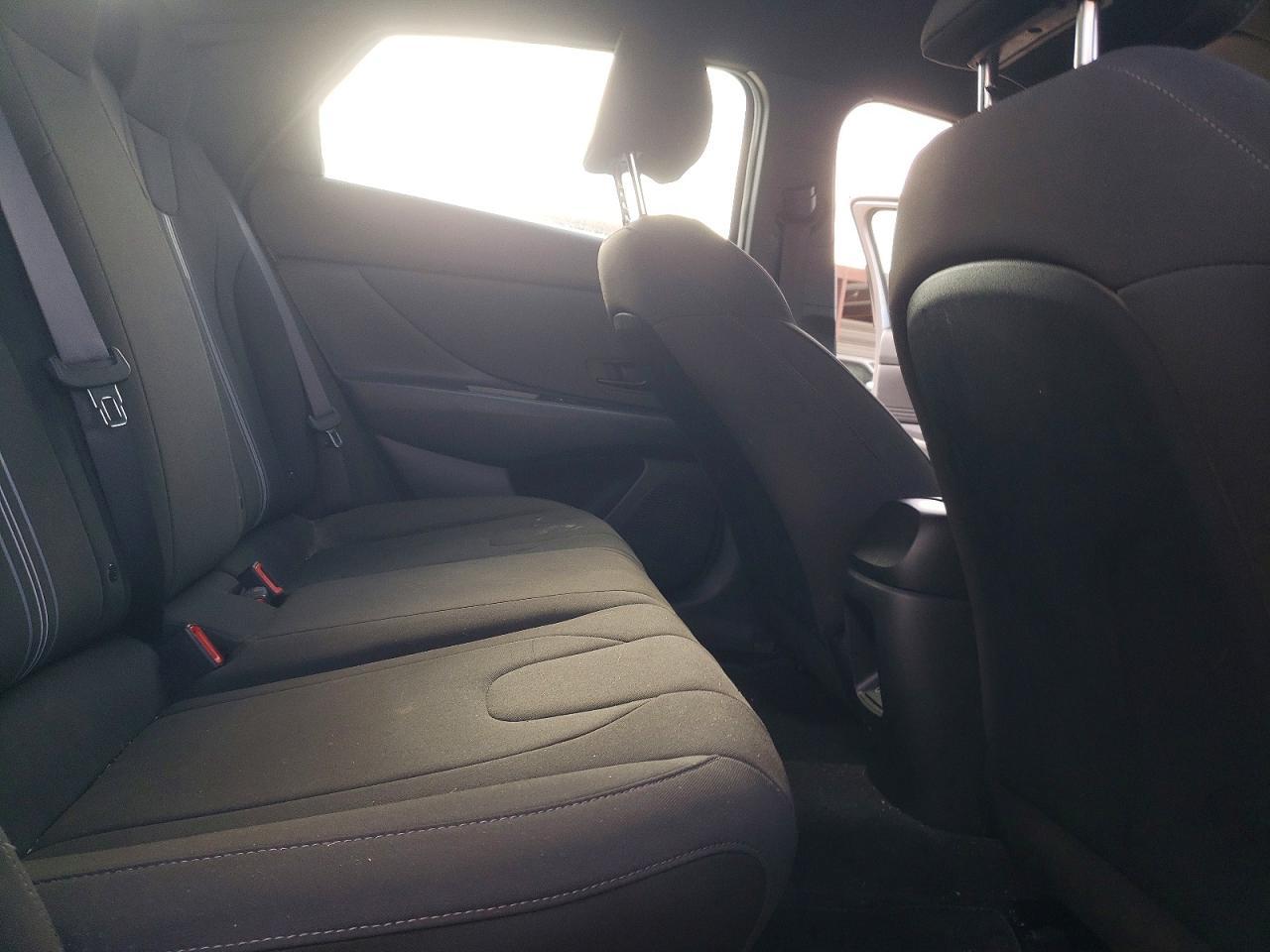 2025 Hyundai Elantra Sel Sport - zdjęcie 10