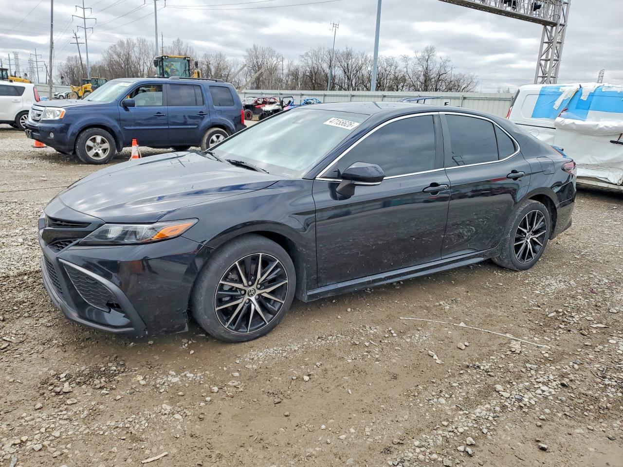 2022 Toyota Camry Se - zdjęcie główne