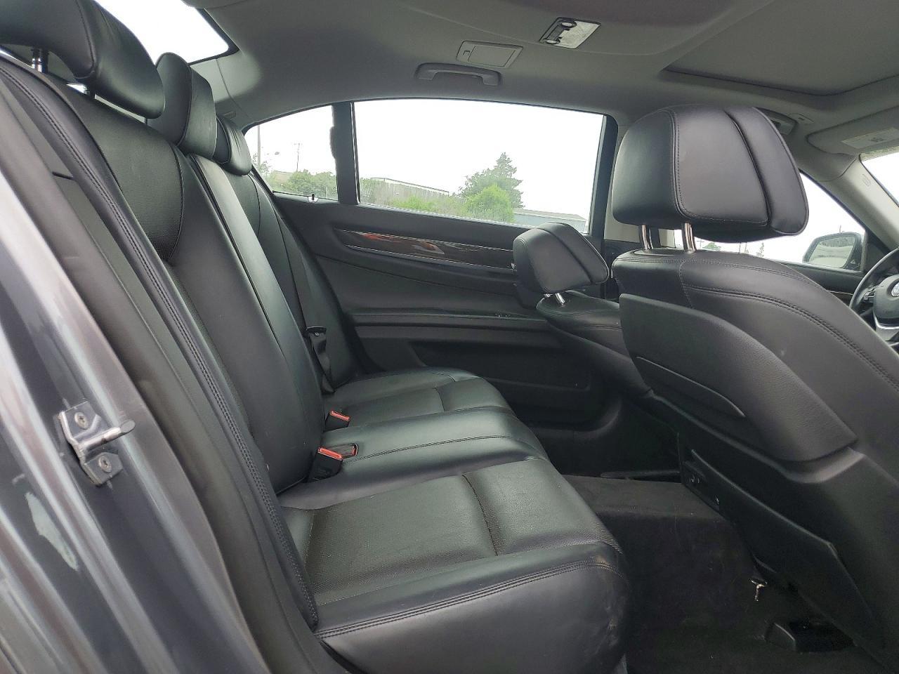 2014 BMW 750 Li - zdjęcie 10