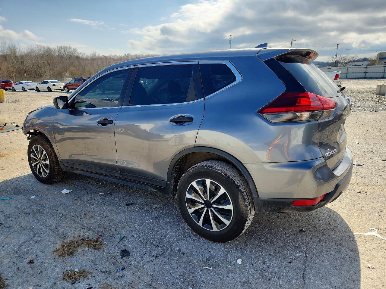 2018 Nissan Rogue S - zdjęcie 2