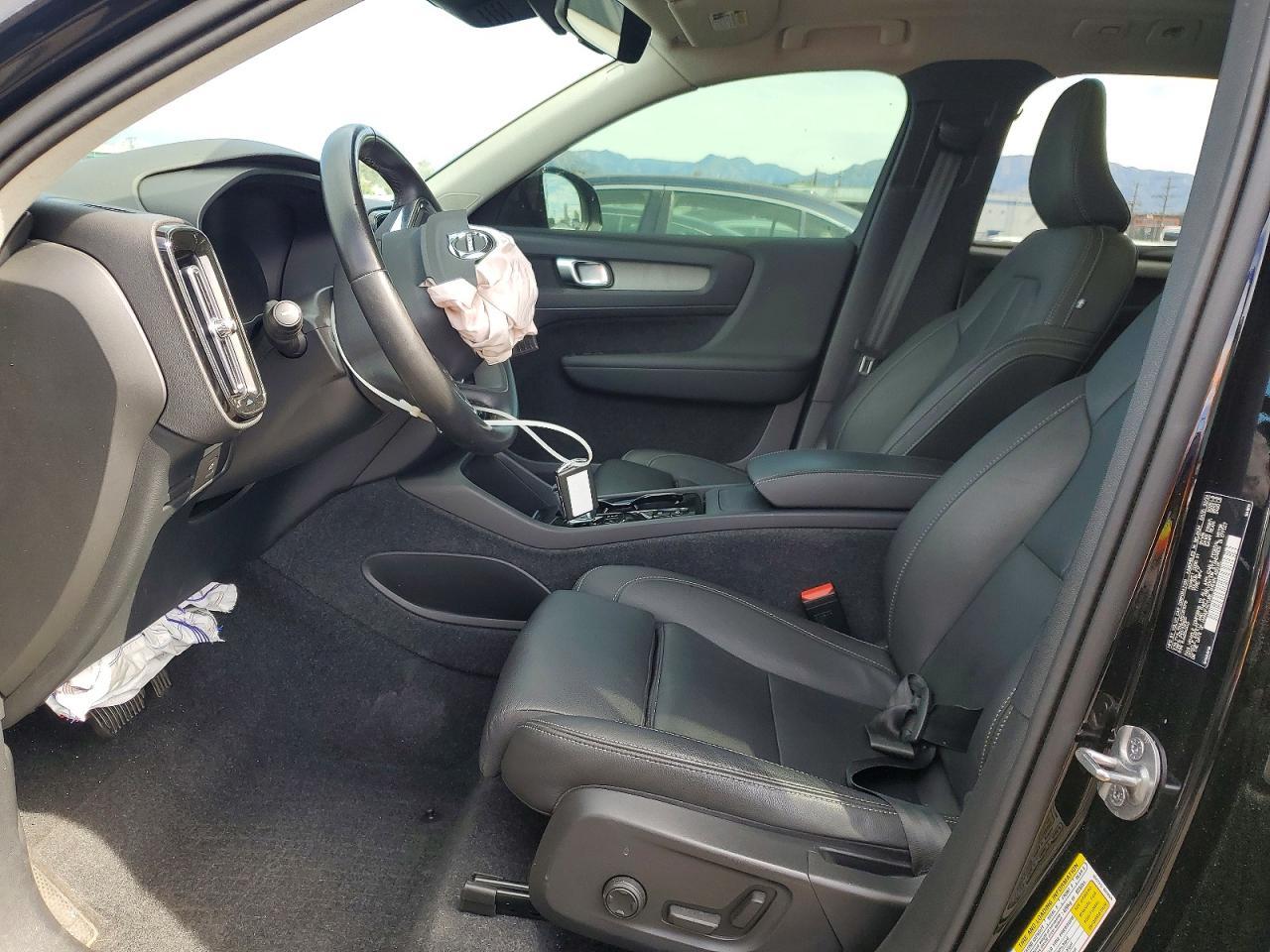 2024 Volvo Xc40 Plus - zdjęcie 7