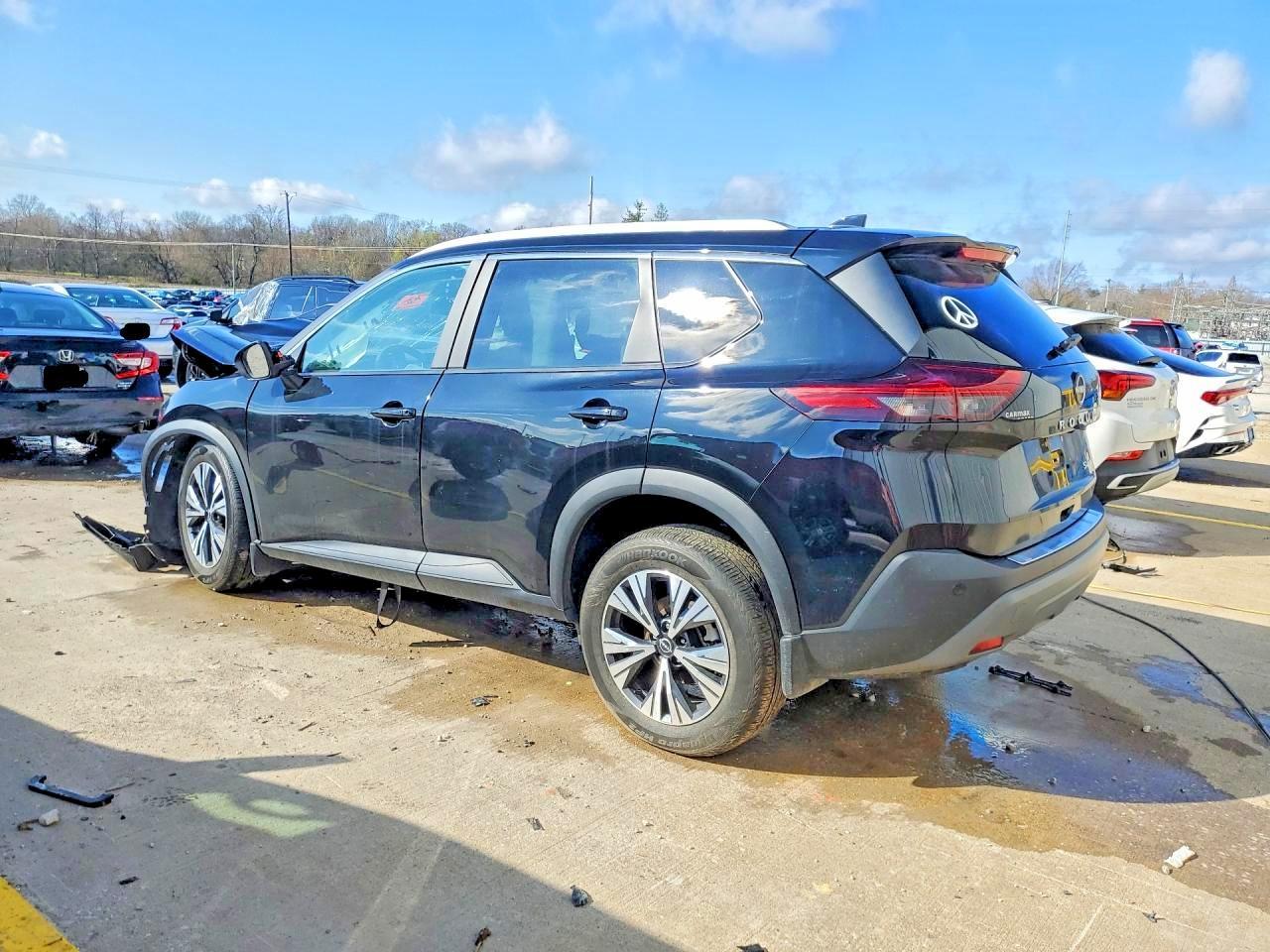 2023 Nissan Rogue Sv - zdjęcie 2