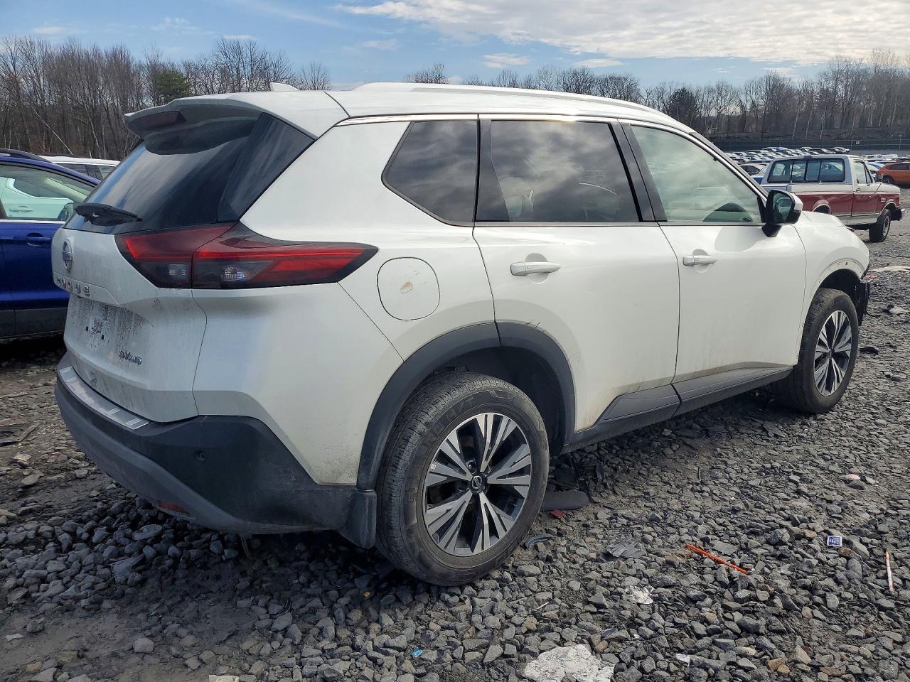 2021 Nissan Rogue Sv - zdjęcie 3