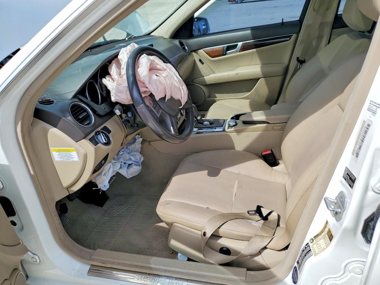 2013 Mercedes-Benz C 250 - zdjęcie 7