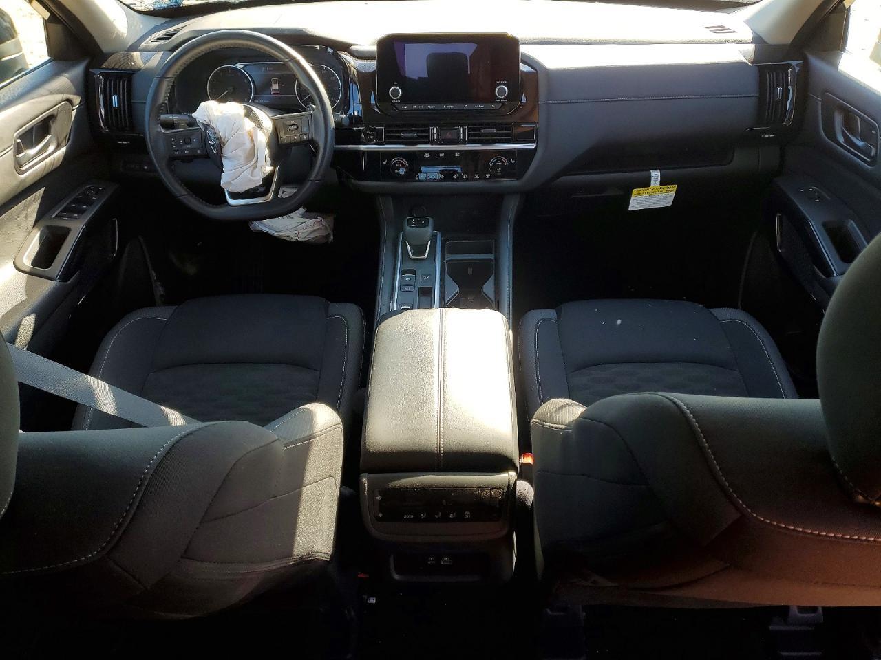 2025 Nissan Pathfinder Sv - zdjęcie 8