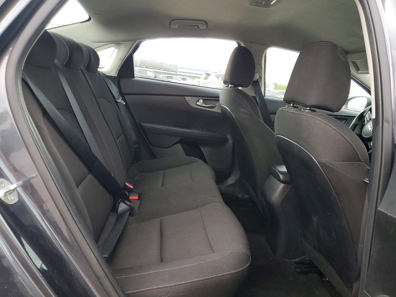 2021 Kia Forte Lxs - zdjęcie 10