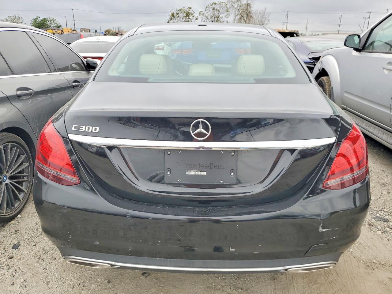 2020 Mercedes-Benz C 300 - zdjęcie 6