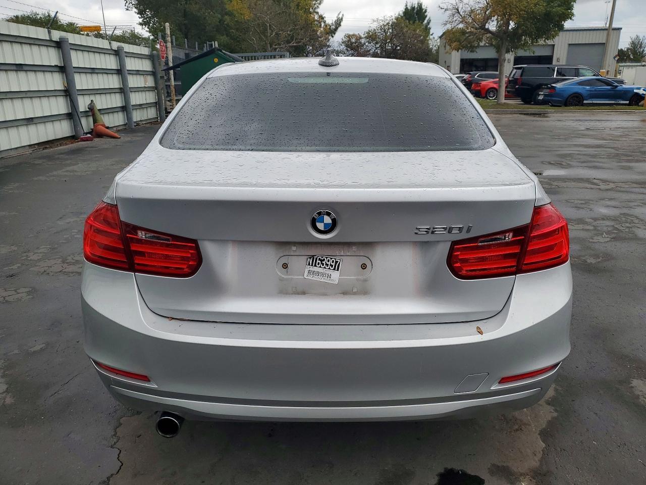 2015 BMW 320 I - zdjęcie 6