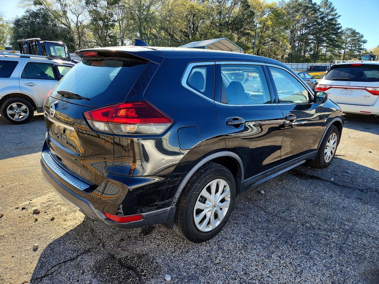 2018 Nissan Rogue S - zdjęcie 3