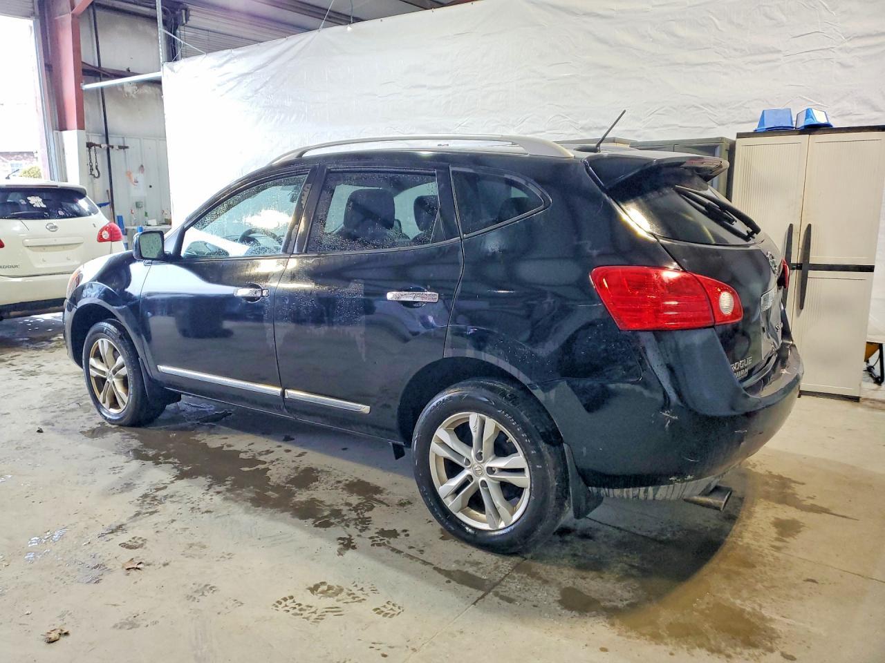2013 Nissan Rogue S - zdjęcie 2