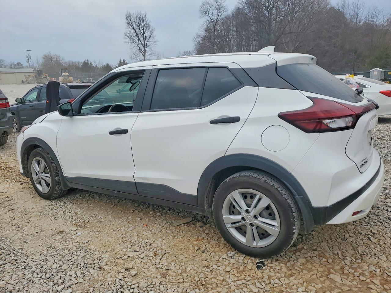 2023 Nissan Kicks S - zdjęcie 2