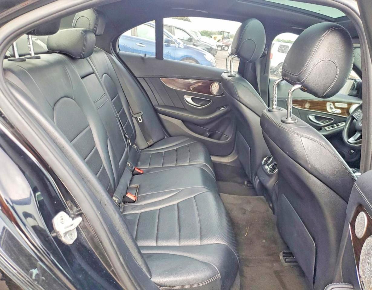 2016 Mercedes-Benz C 300 4Matic - zdjęcie 10