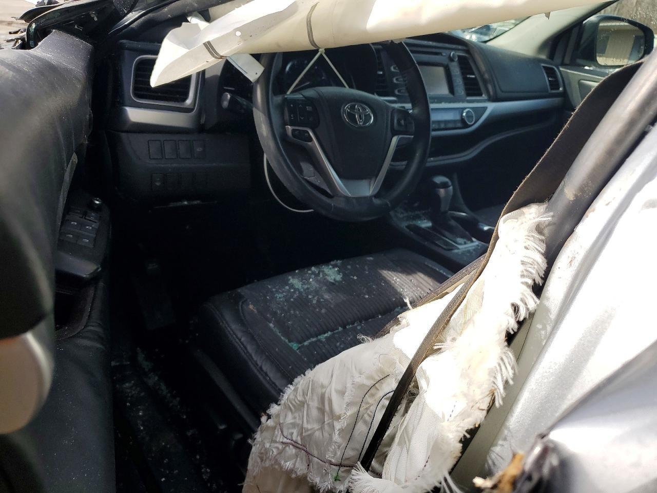 2015 Toyota Highlander Le Plus - zdjęcie 8