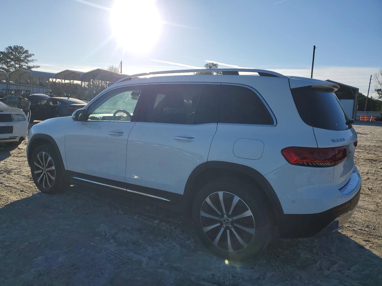 2021 Mercedes-Benz Glb 250 - zdjęcie 2