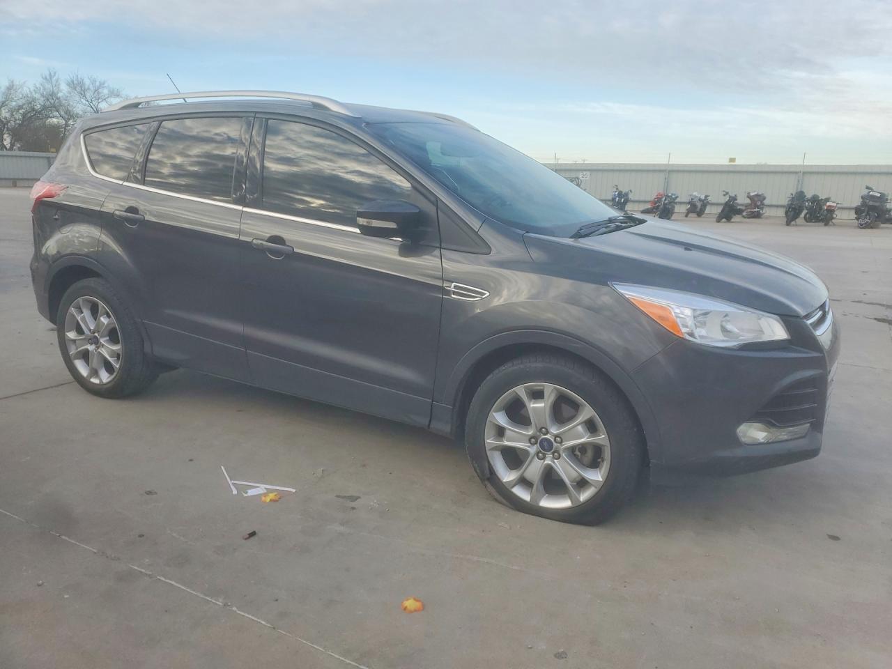 2016 Ford Escape Titanium - zdjęcie 4