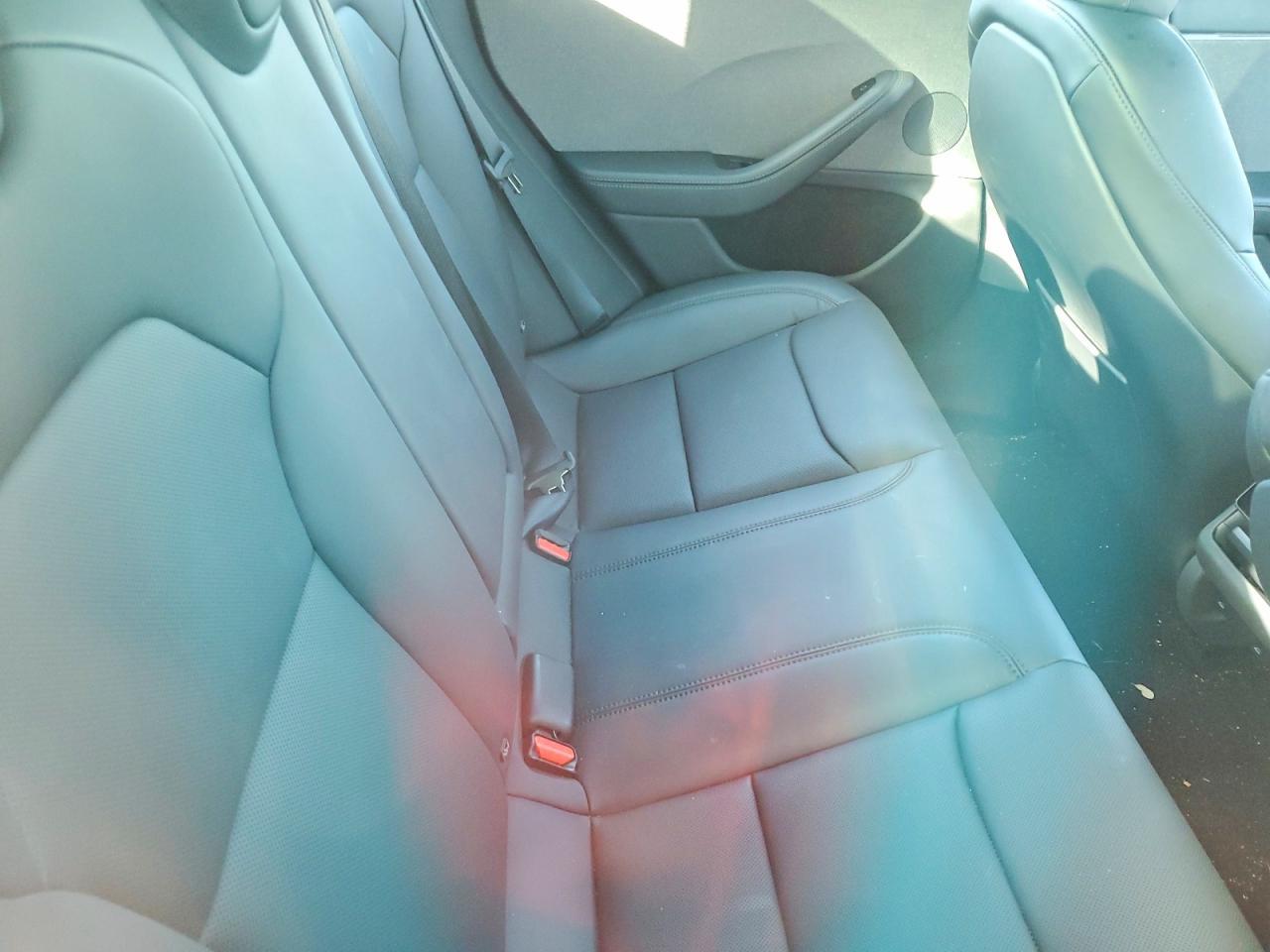 2026 Tesla Model 3 - zdjęcie 10