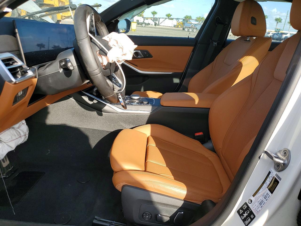 2025 BMW 330Xi - zdjęcie 7