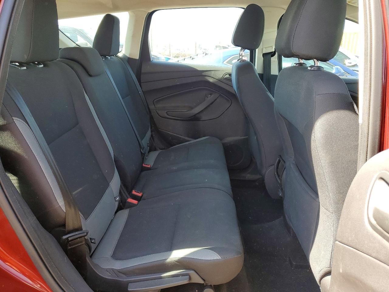 2016 Ford Escape S - zdjęcie 11