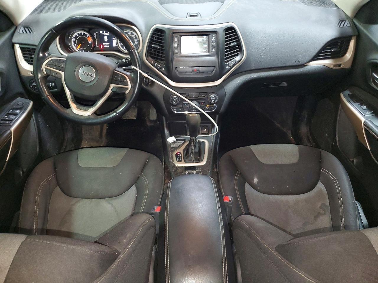 2018 Jeep Cherokee Latitude - zdjęcie 8