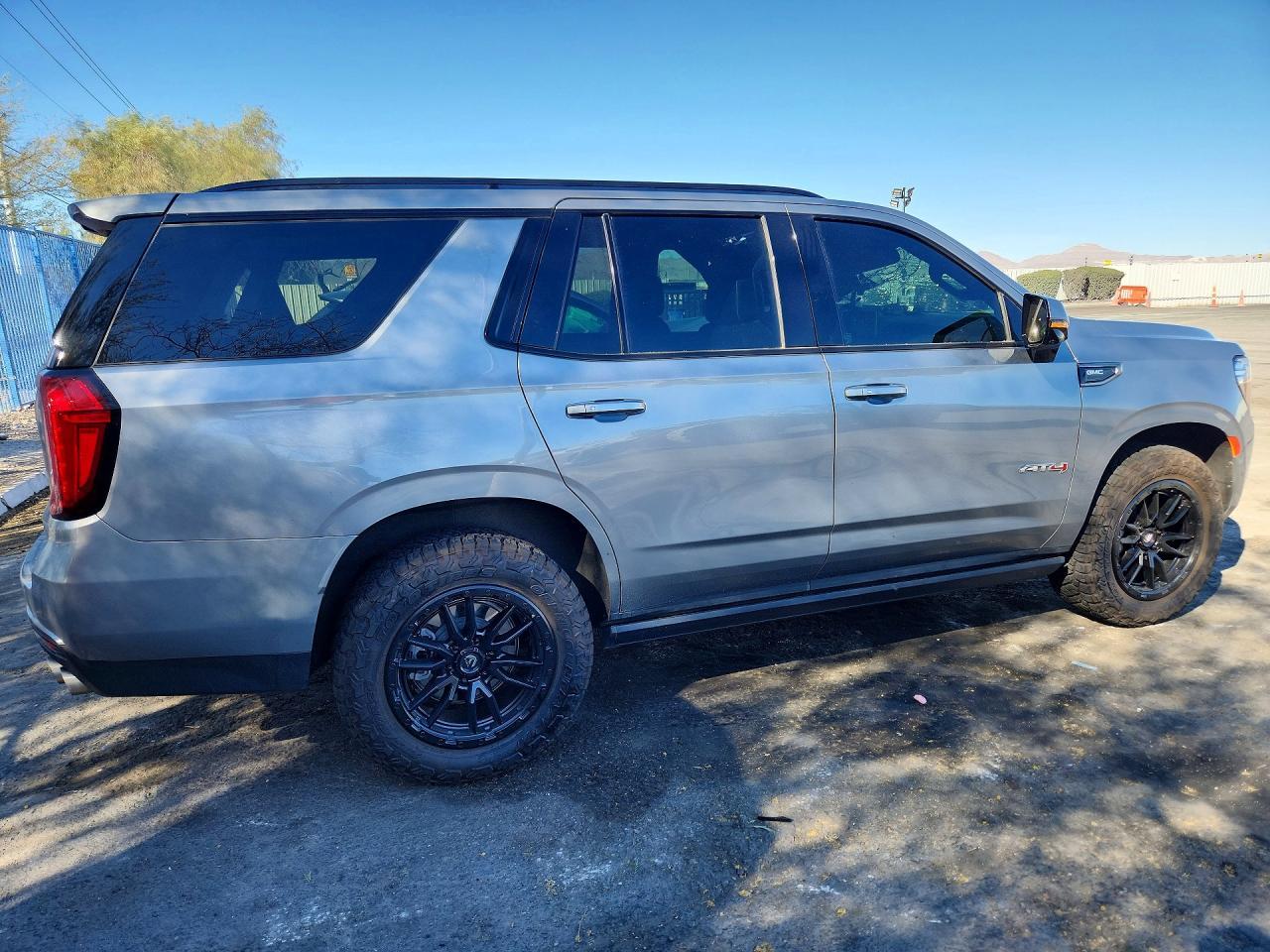 2023 GMC Yukon At4 - zdjęcie 3