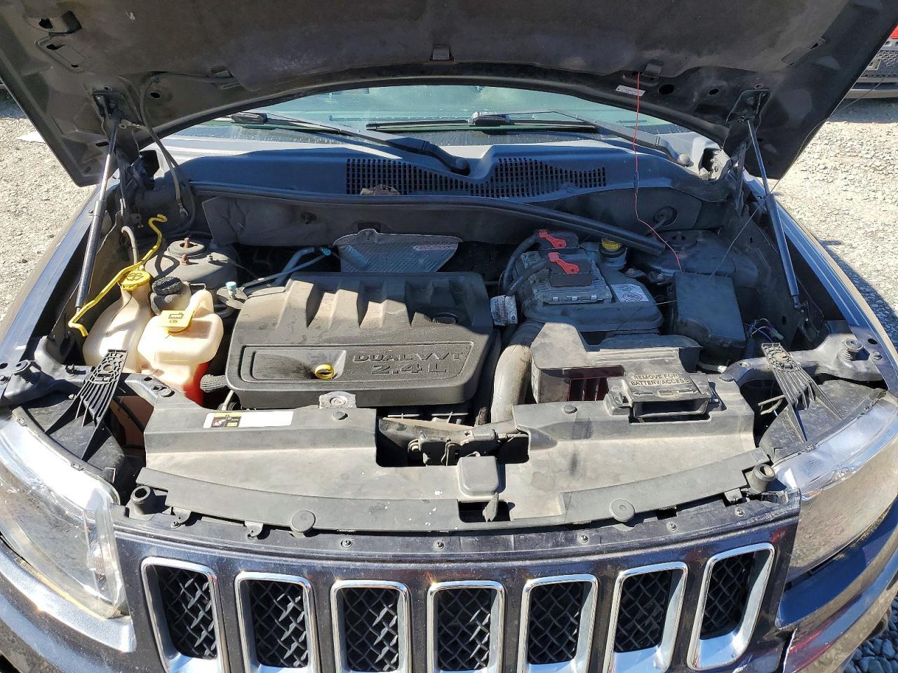2014 Jeep Compass Sport - zdjęcie 12