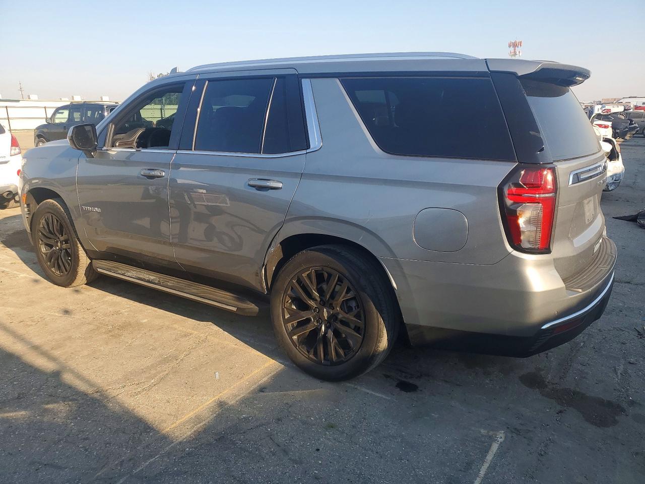 2023 Chevrolet Tahoe C1500 Ls - zdjęcie 2