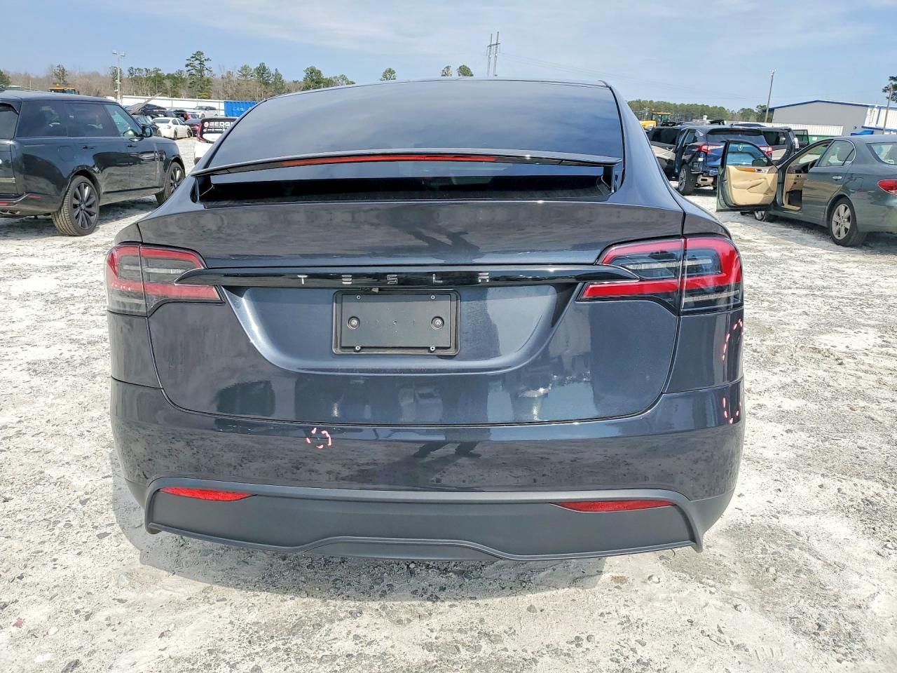 2025 Tesla Model X - zdjęcie 6