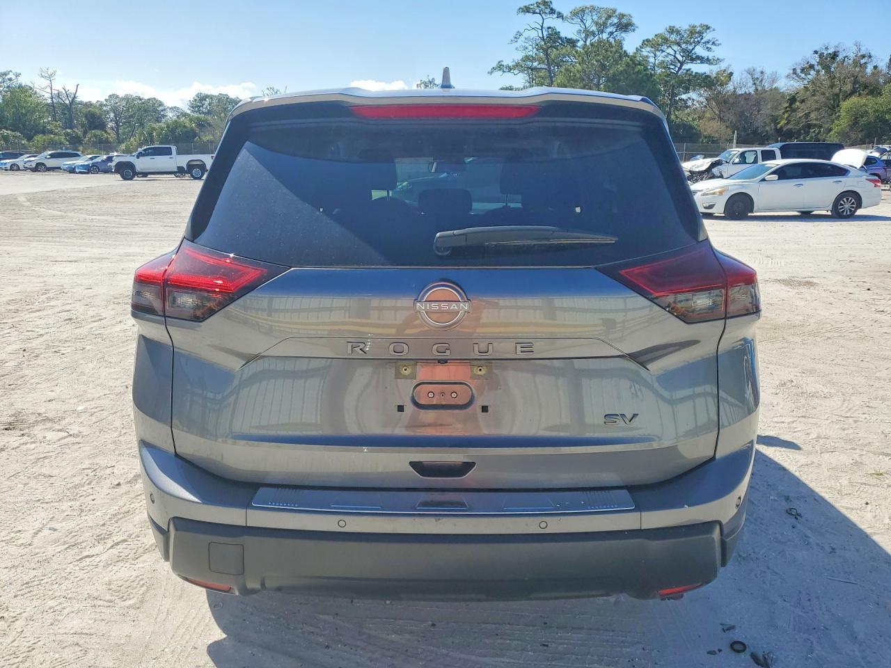 2024 Nissan Rogue Sv - zdjęcie 6