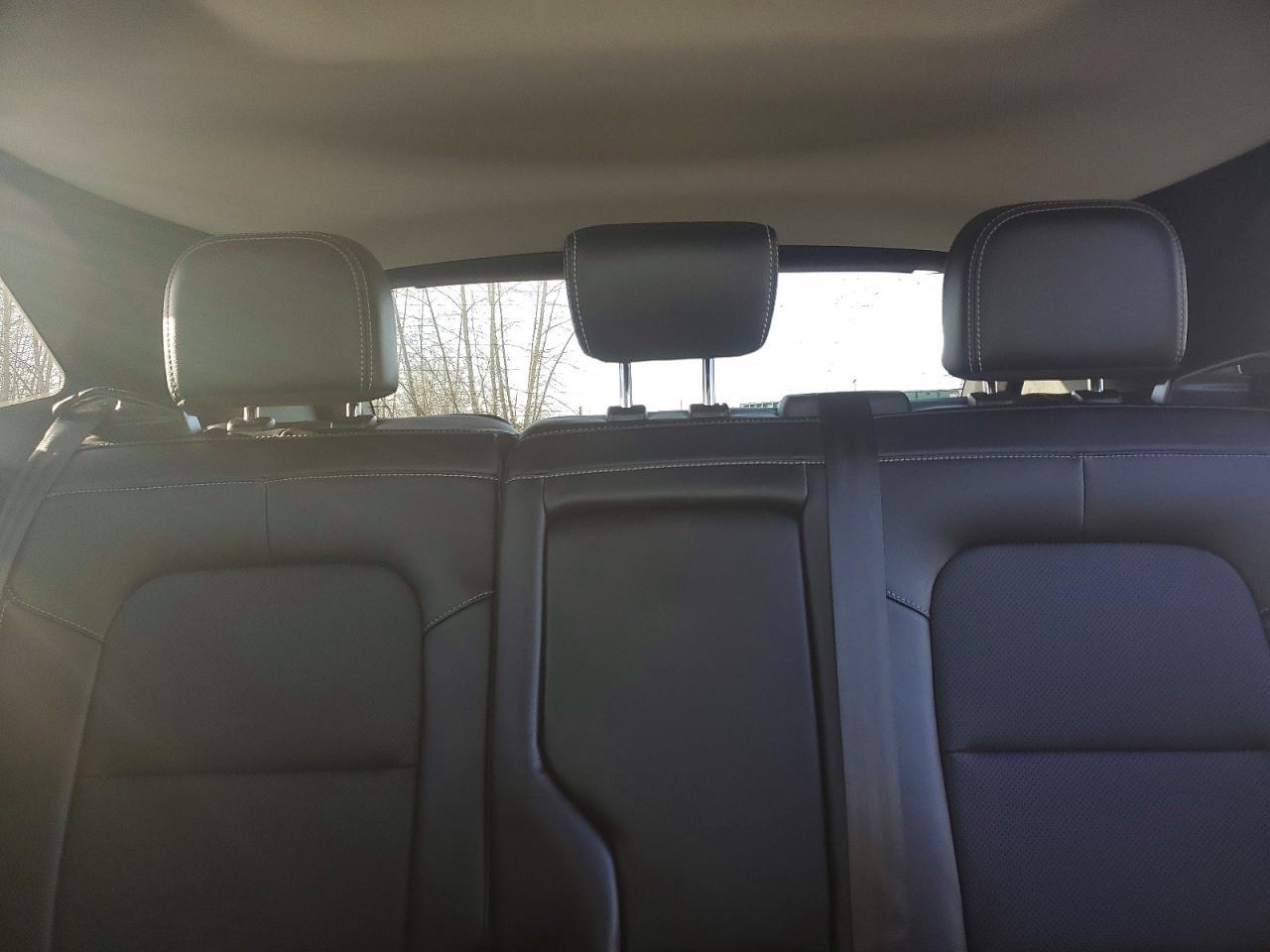 2022 Ford Escape Titanium - zdjęcie 10