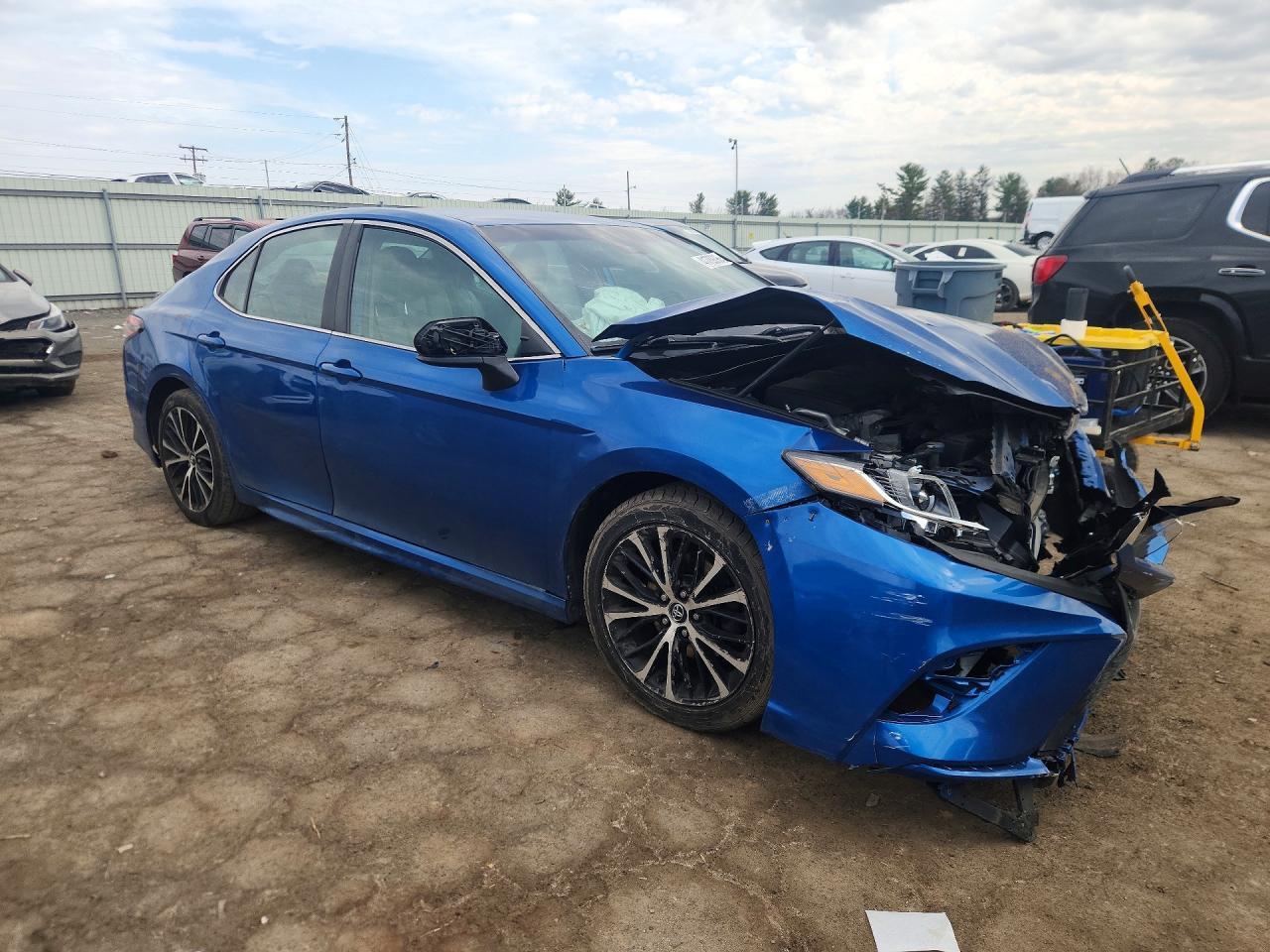 2019 Toyota Camry Se - zdjęcie 4