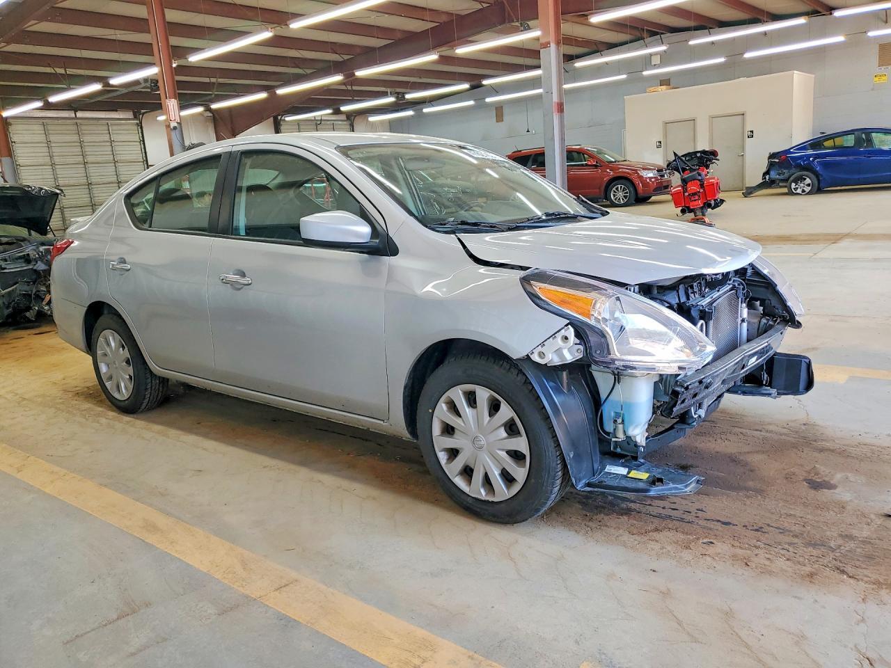 2019 Nissan Versa Sv - zdjęcie 4