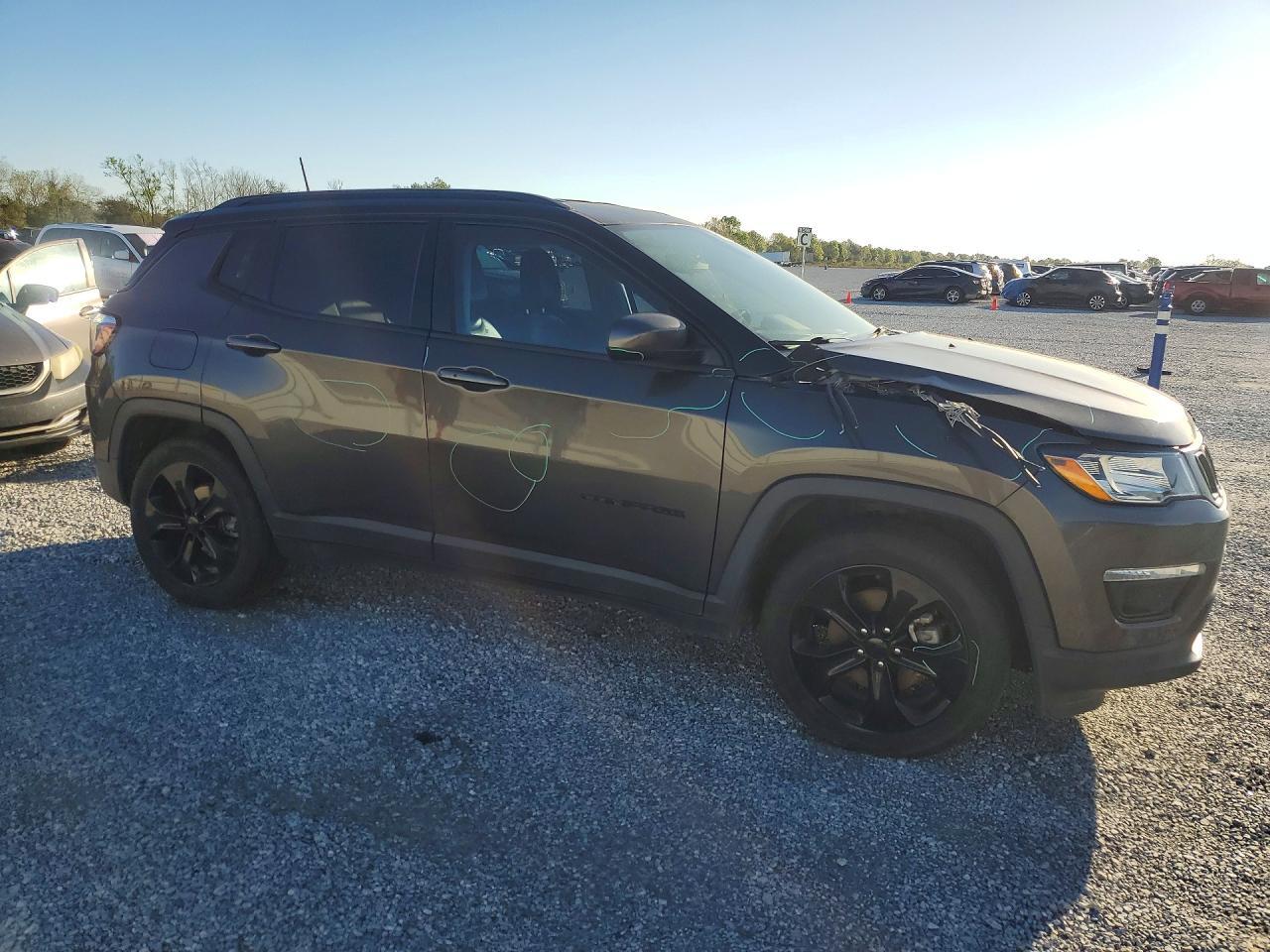 2020 Jeep Compass Latitude - zdjęcie 4
