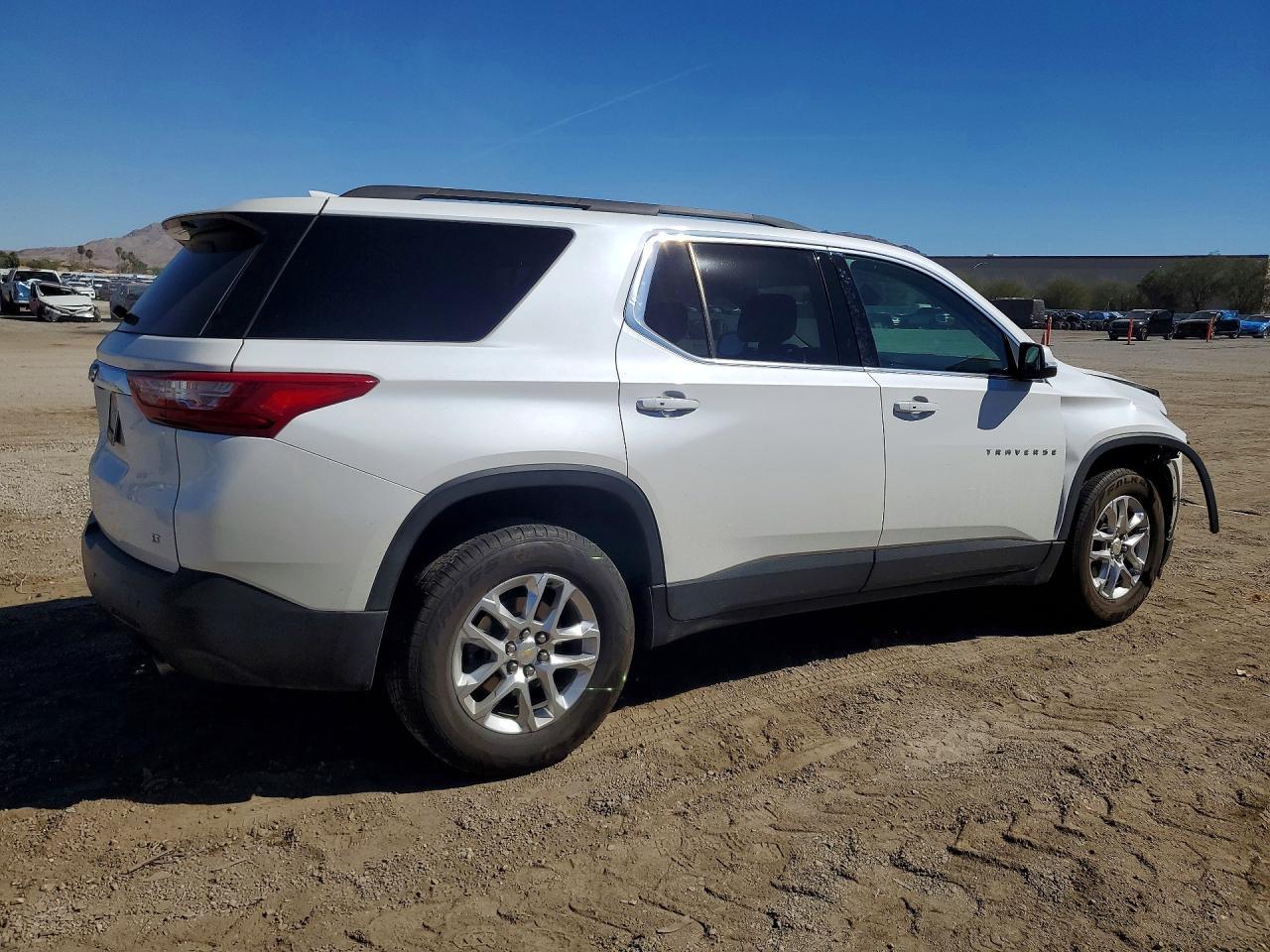 2021 Chevrolet Traverse Lt - zdjęcie 3